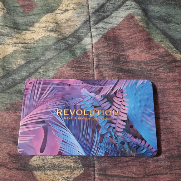 Makeup Revolution Forever Flawless “Desert Desire” Eyeshadow Palette 🌴✨ - Picture 3 of 3